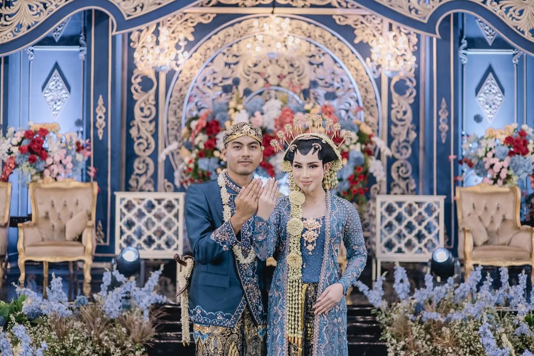 Intimate Wedding Sapphire Garden